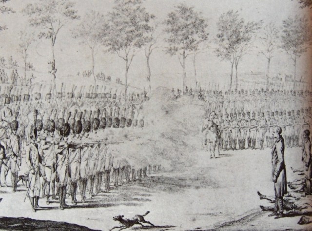 « L’exécution du général Malet et de ses douze complices le 29 octobre 1812 », dessin de Jean Duplessis-Bertaux (1747-1819), 1812, Musée Carnavalet, Paris, France. Le 29 octobre 1812, dans la plaine de Grenelle, Malet est passé par les armes ainsi que les généraux Guidal et Victor Fanneau de Lahorie (parrain de Victor Hugo). L’auteur de ce dessin, Jean Duplessis-Bertaux, assista lui-même à l’exécution au cours de laquelle Malet se moqua des spectateurs perchés dans les arbres alors que Guidal ne s’effondra qu’à la troisième décharge.